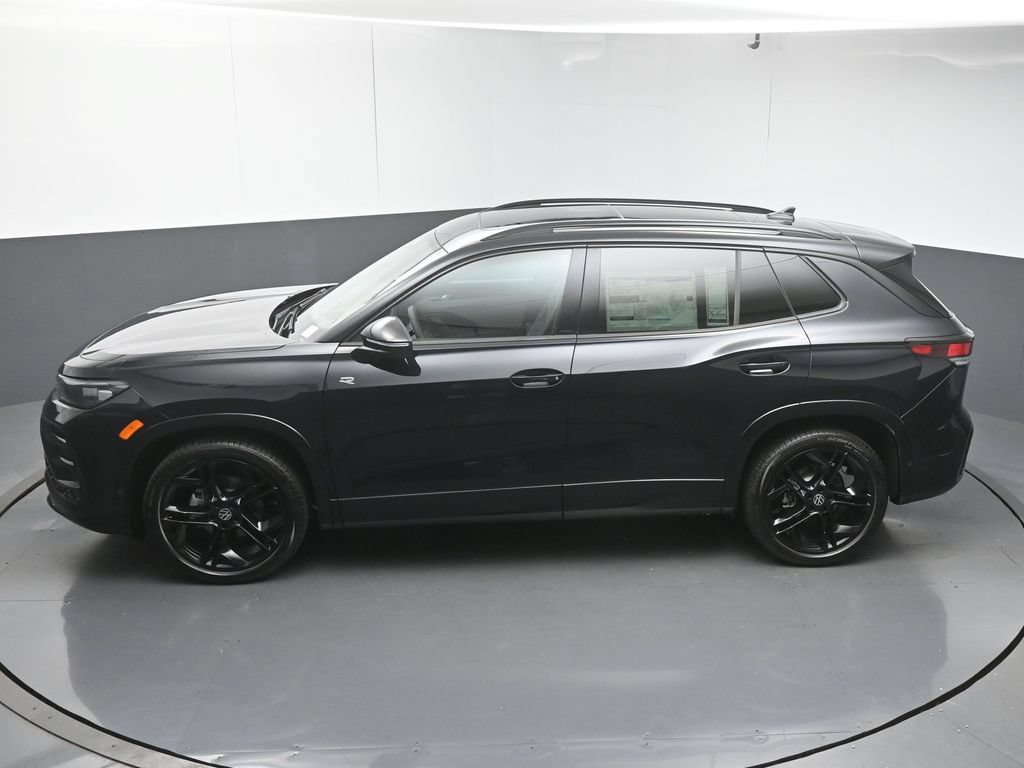 New 2026 Volkswagen Tiguan SE R-Line FWD image 48