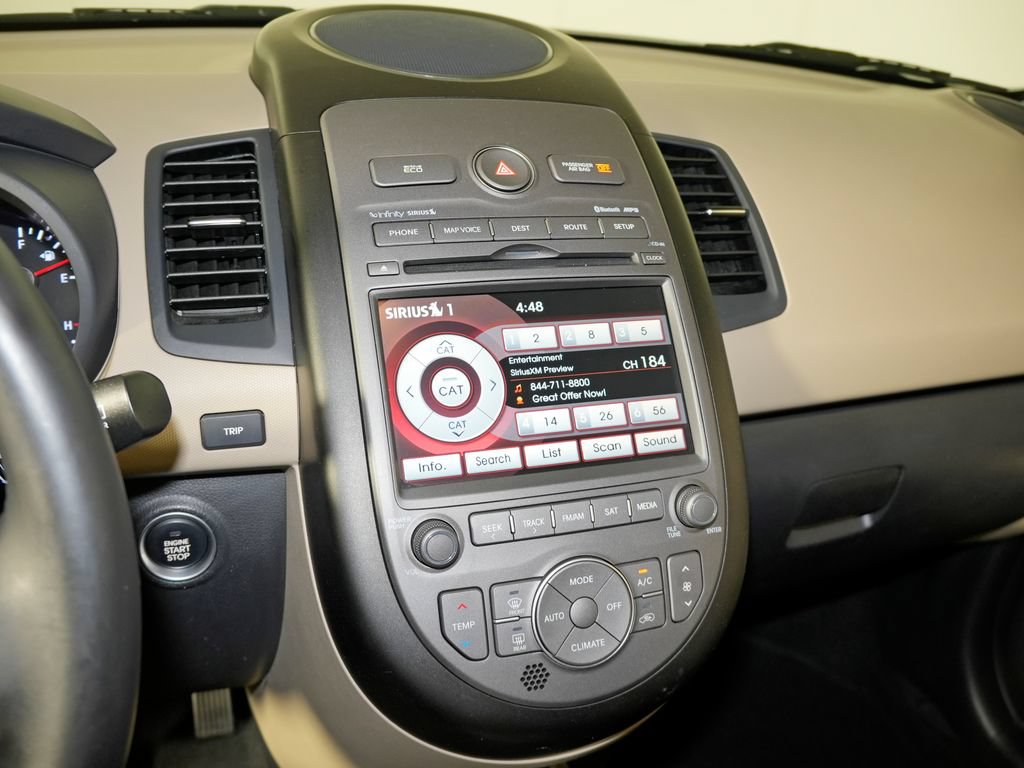 Used 2013 Kia Soul ! w/ Premium Pkg FWD image 25
