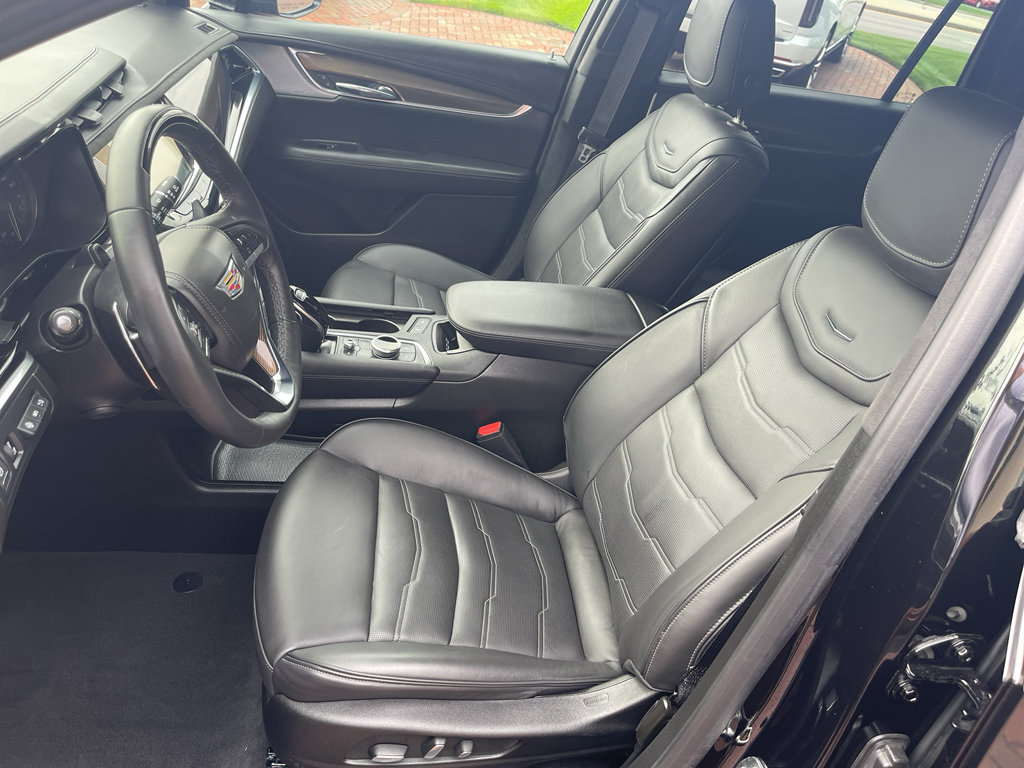 Used 2025 Cadillac XT6 Sport w/ Platinum Package AWD/4WD image 17