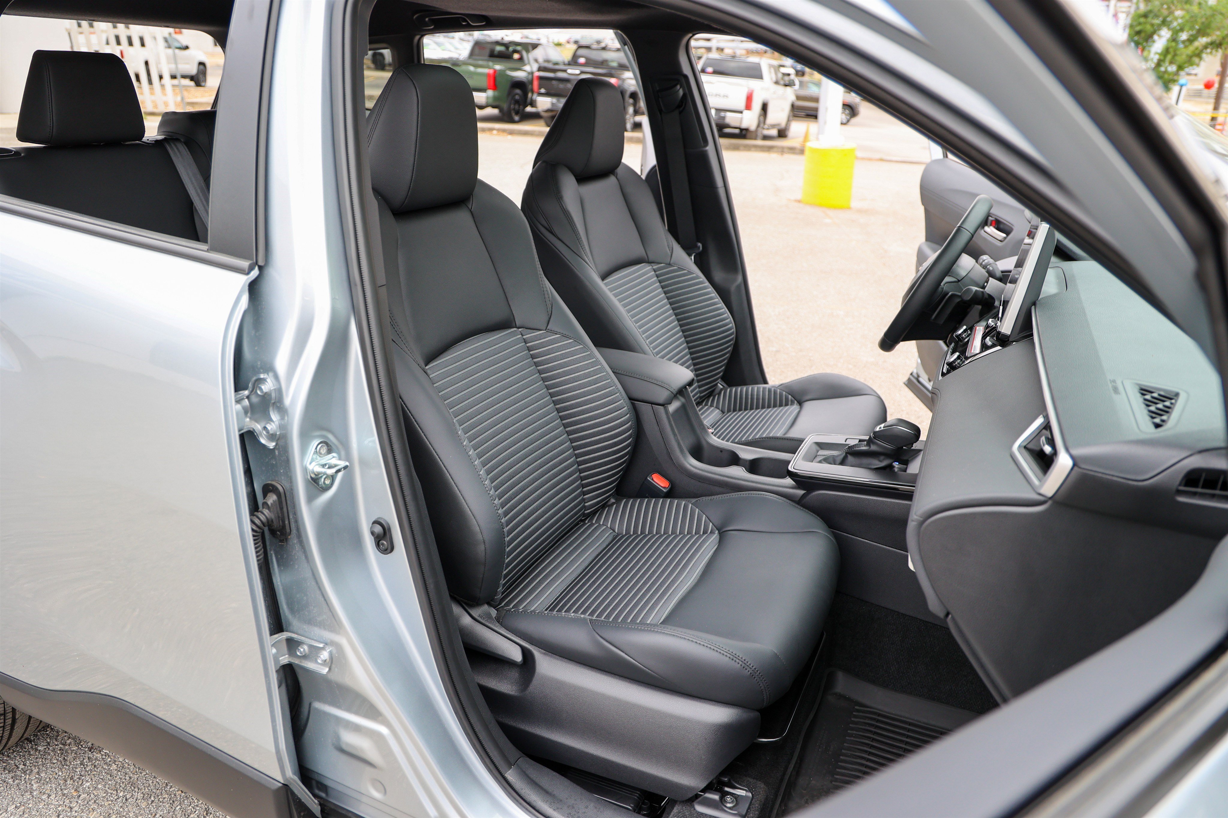 Used 2026 Toyota Corolla Cross XSE w/ Convenience Package image 49