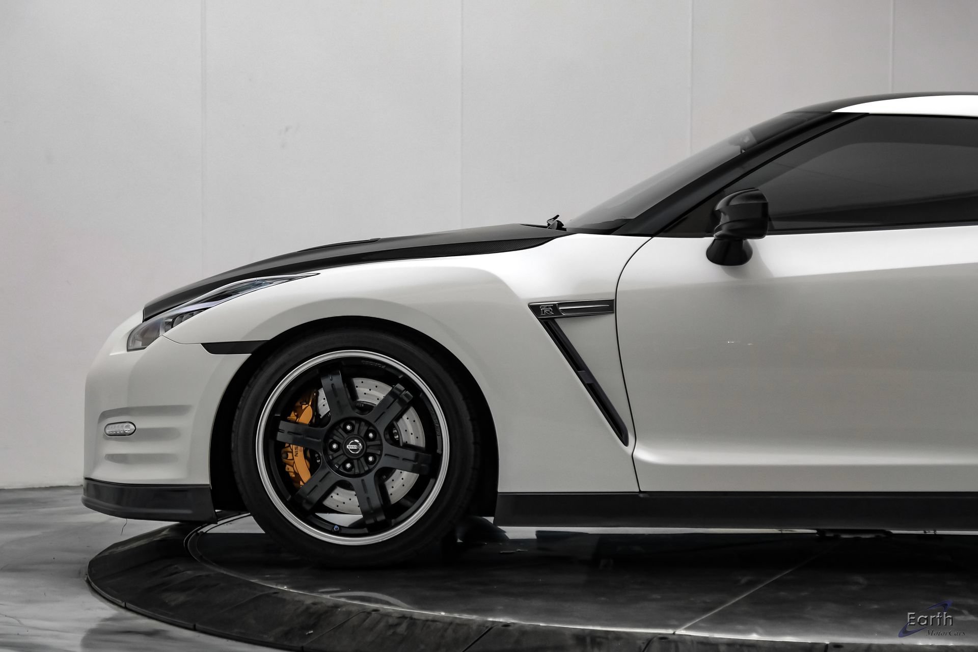 Used 2014 Nissan GT-R Black Edition AWD/4WD image 10