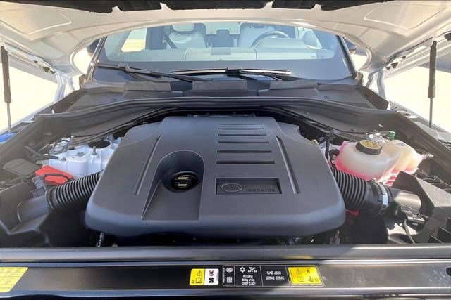 New 2025 Land Rover Range Rover Sport SE image 13