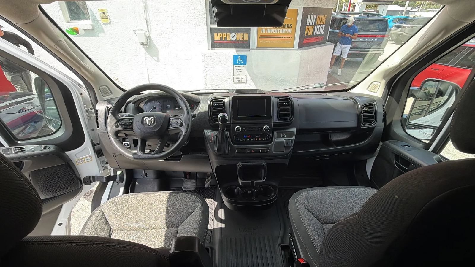 Used 2025 RAM ProMaster 2500 w/ Convenience Group FWD image 9
