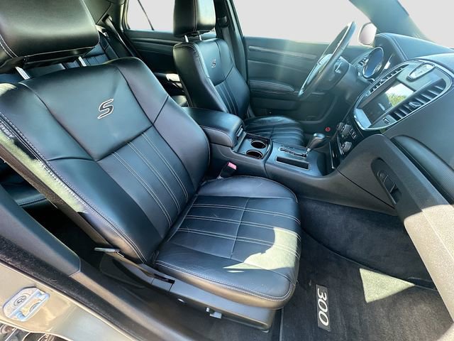 Used 2012 Chrysler 300 S RWD image 28