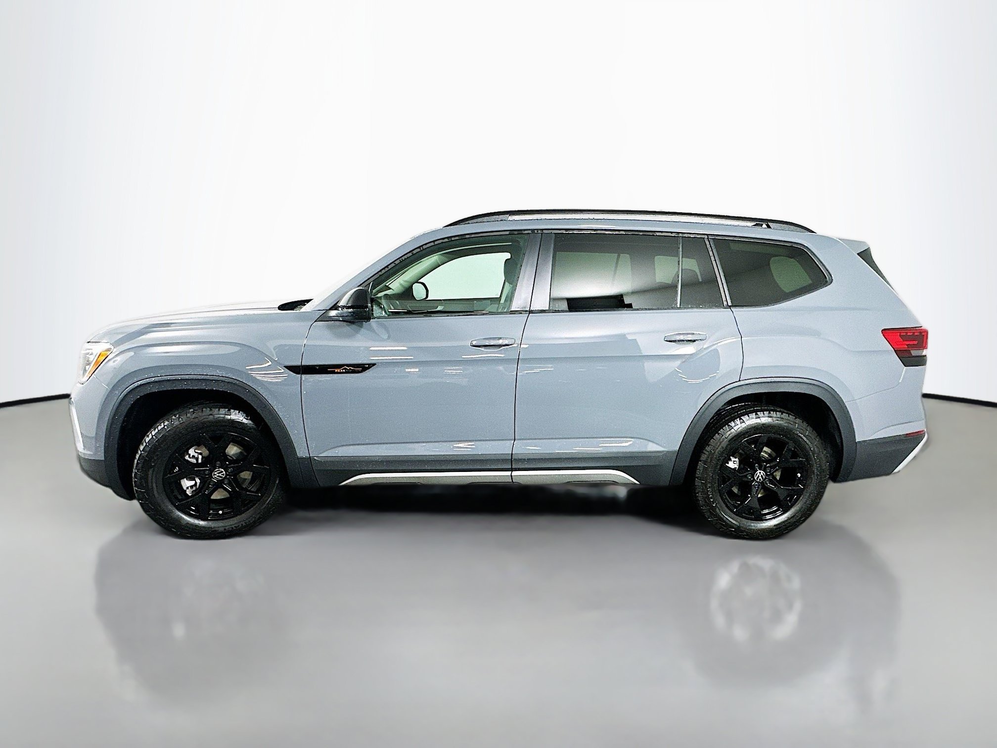 New 2026 Volkswagen Atlas Peak Edition AWD/4WD image 4