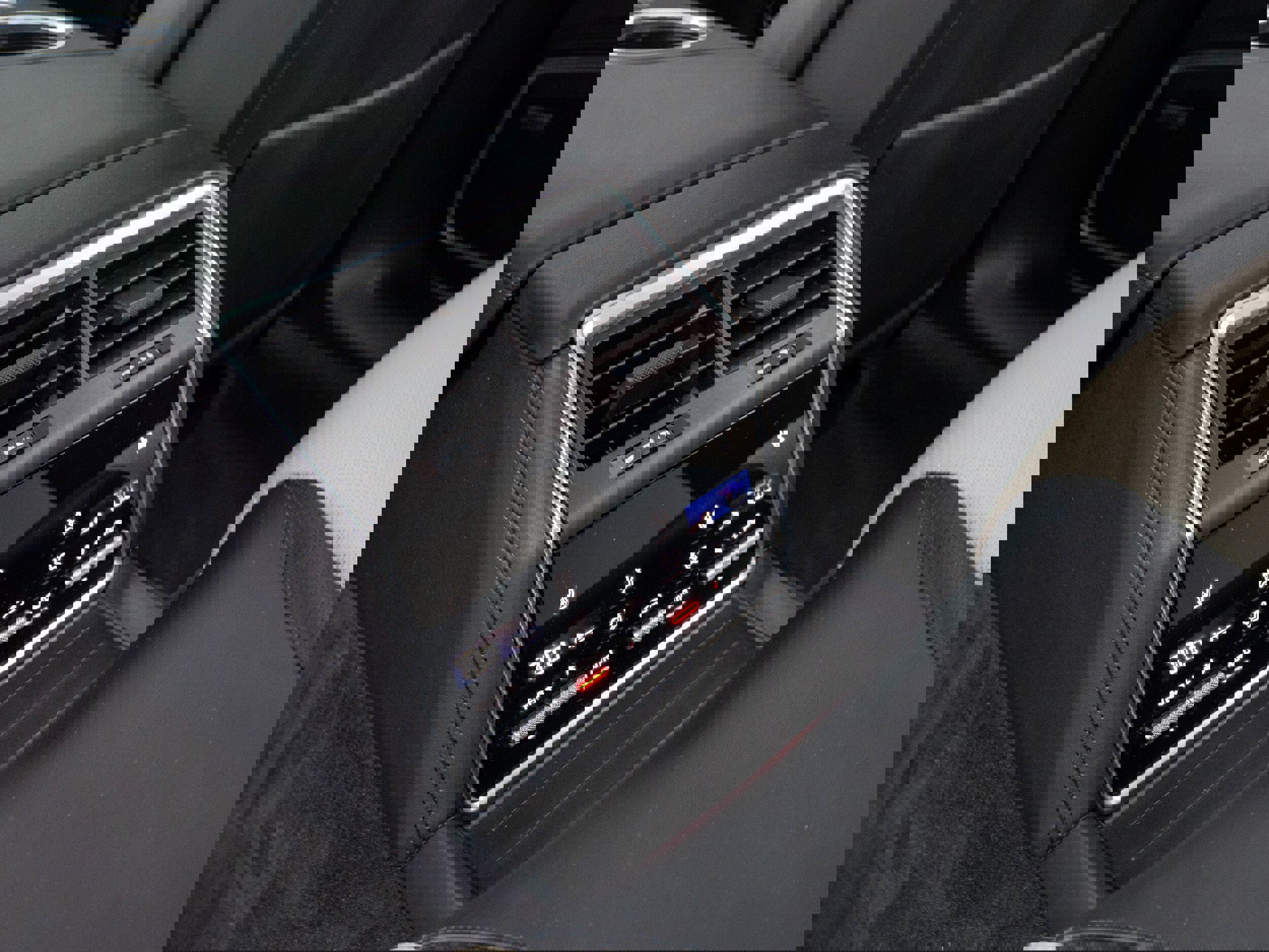 Used 2022 Porsche Panamera GTS w/ Premium Package image 36