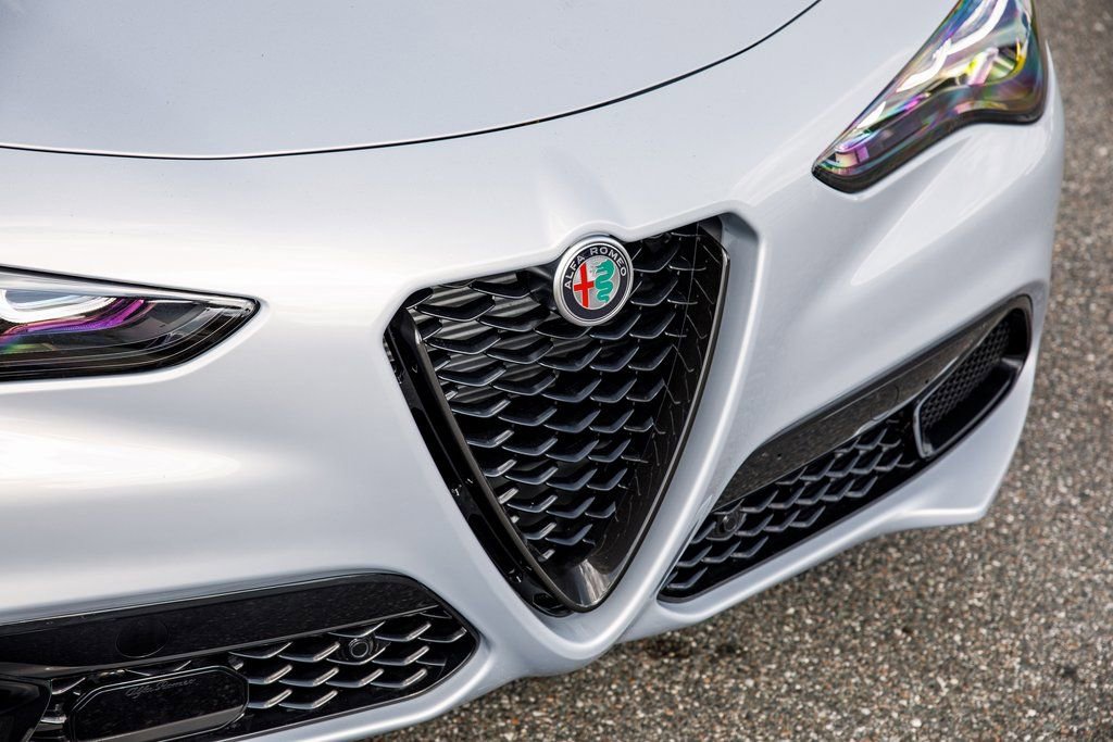 New 2025 Alfa Romeo Stelvio Sprint w/ Veloce Package image 13
