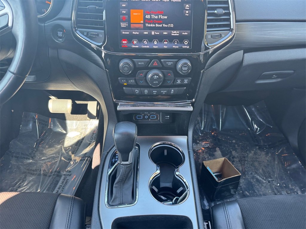 Used 2020 Jeep Grand Cherokee Altitude image 11