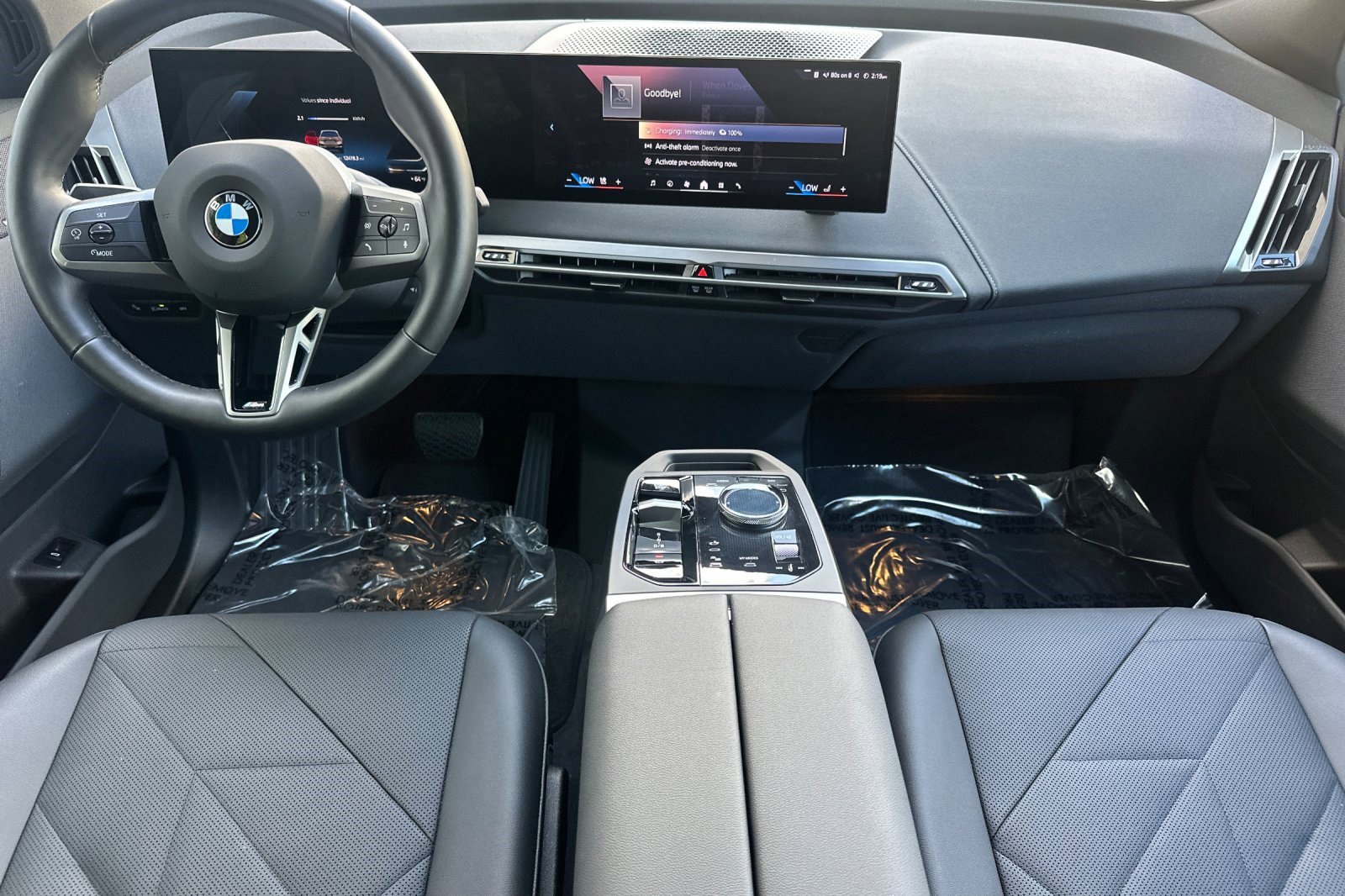Certified 2025 BMW iX xDrive50 w/ Premium Package AWD/4WD image 17