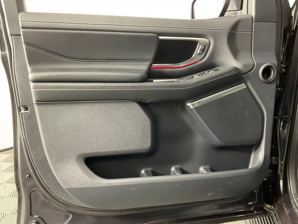 New 2026 Ford Expedition Max Platinum w/ Stealth Appearance Package AWD/4WD image 12