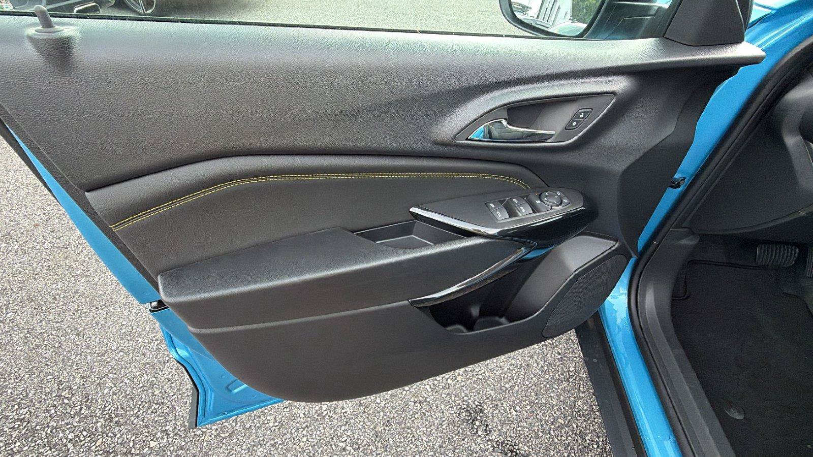 New 2026 Chevrolet Trax ACTIV w/ Sunroof Package FWD image 15