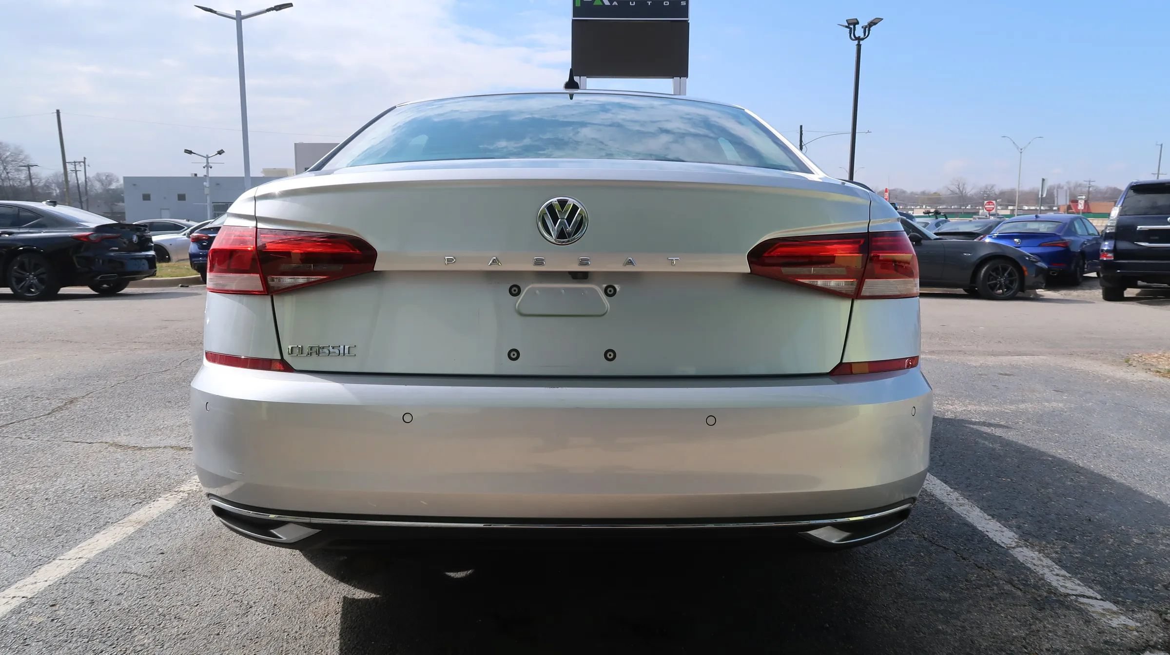 Used 2020 Volkswagen Passat 2.0T SEL FWD image 9