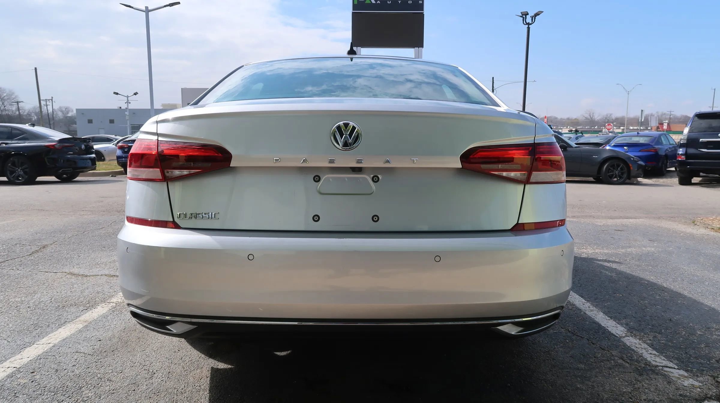 Used 2020 Volkswagen Passat 2.0T SEL image 9
