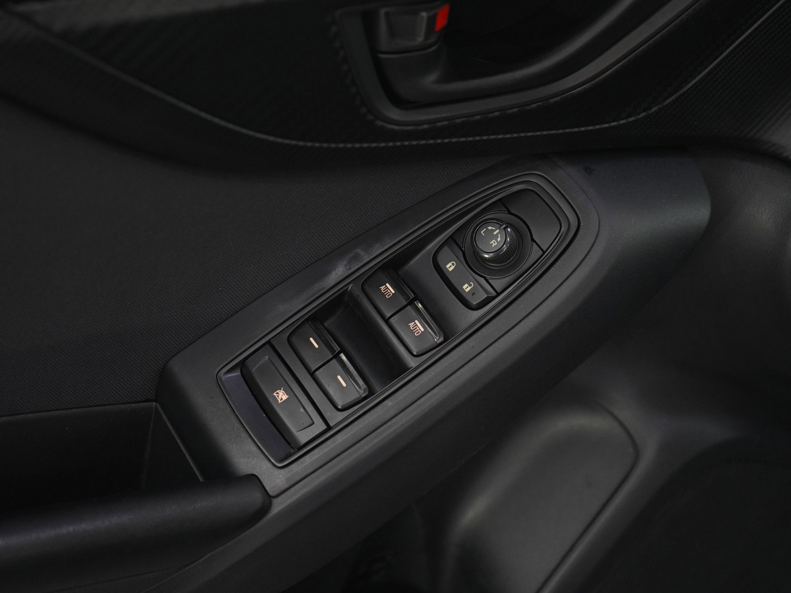 Used 2018 Subaru Crosstrek 2.0i Premium w/ Eyesight System image 18