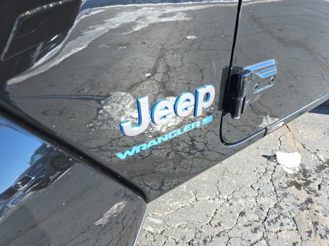 Used 2025 Jeep Wrangler Unlimited Sahara w/ Safety Group image 58