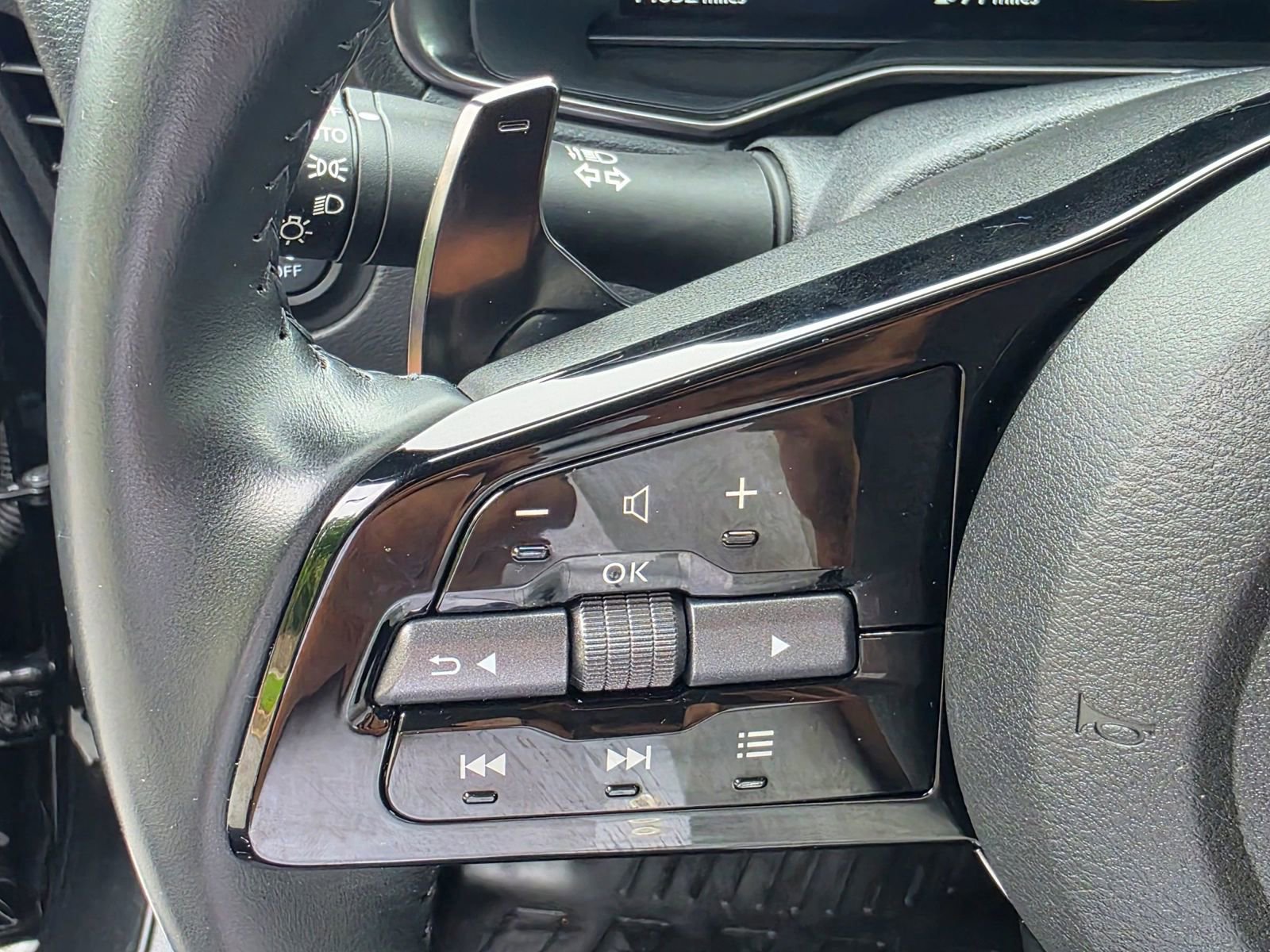 Used 2024 Nissan Z Performance w/ Floor Mat Package RWD image 22