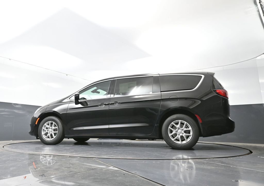 New 2026 Chrysler Voyager LX image 50