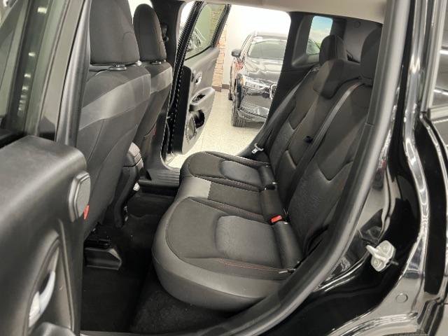 Used 2019 Jeep Renegade Trailhawk w/ Cold Weather Group II AWD/4WD image 27