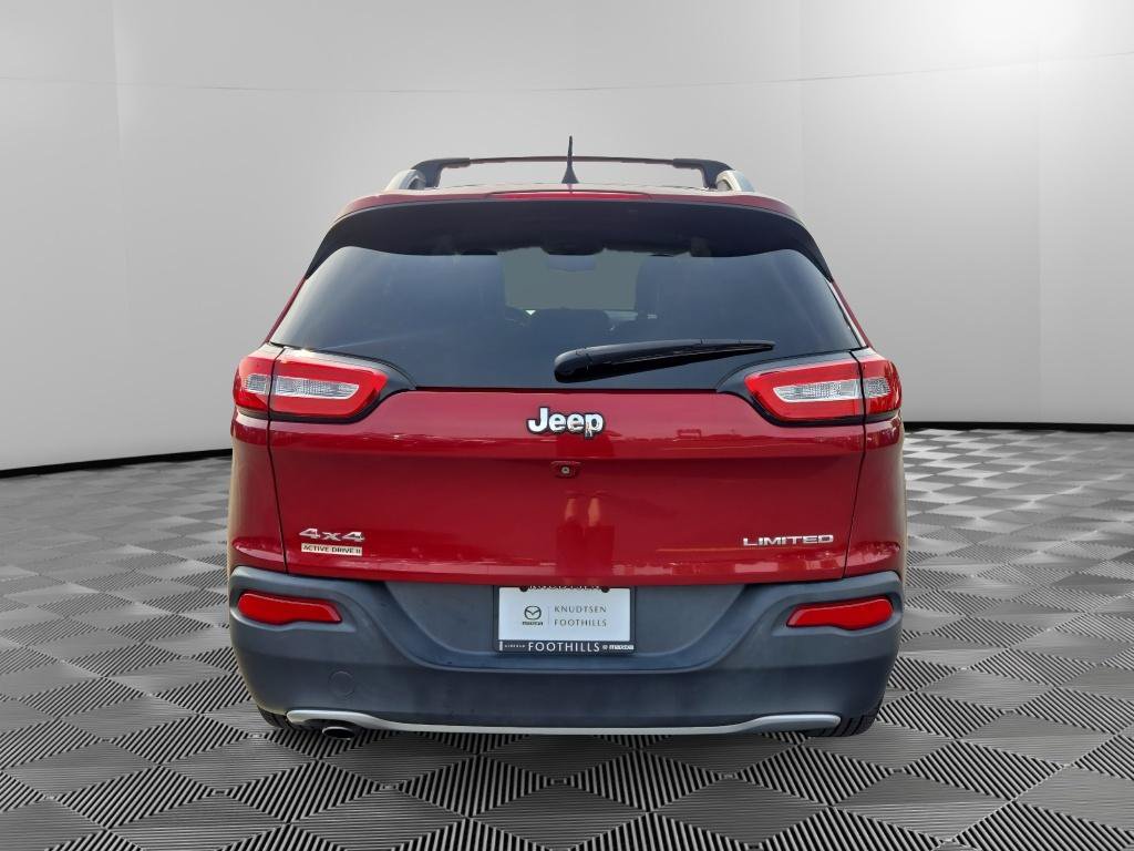 Used 2017 Jeep Cherokee Limited AWD/4WD image 6