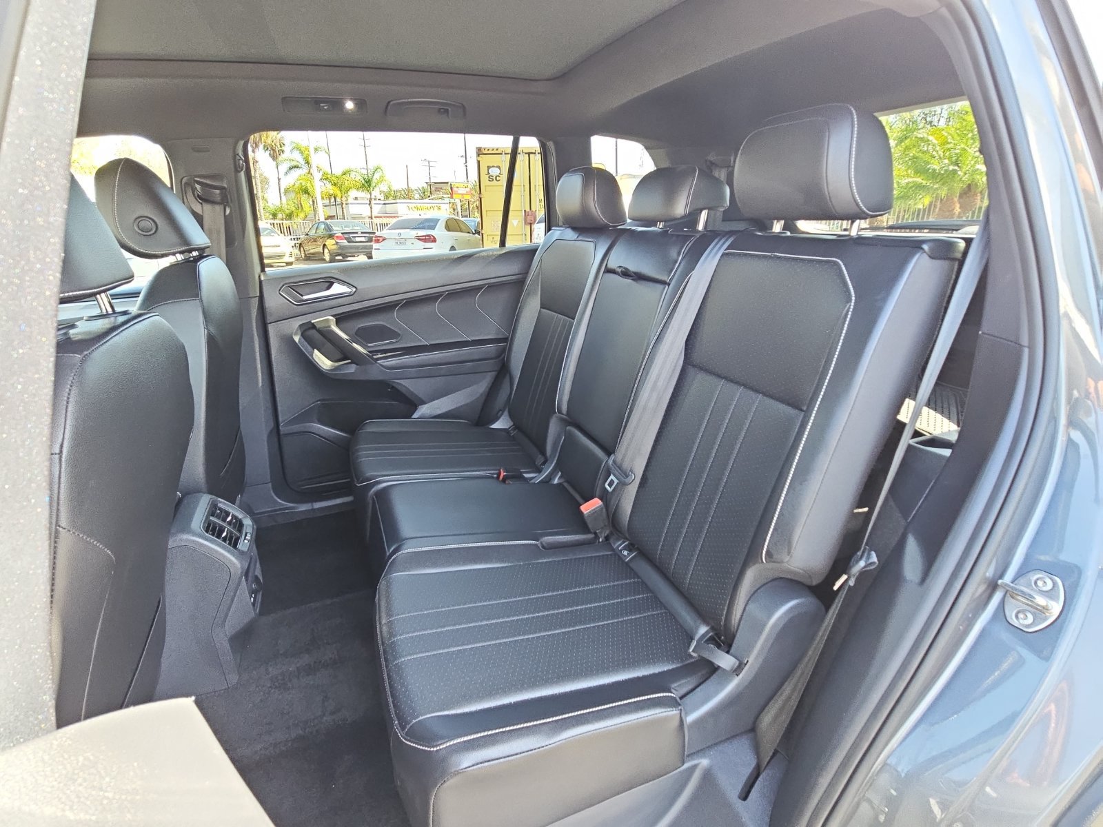 Certified 2024 Volkswagen Tiguan SE R-Line FWD image 16