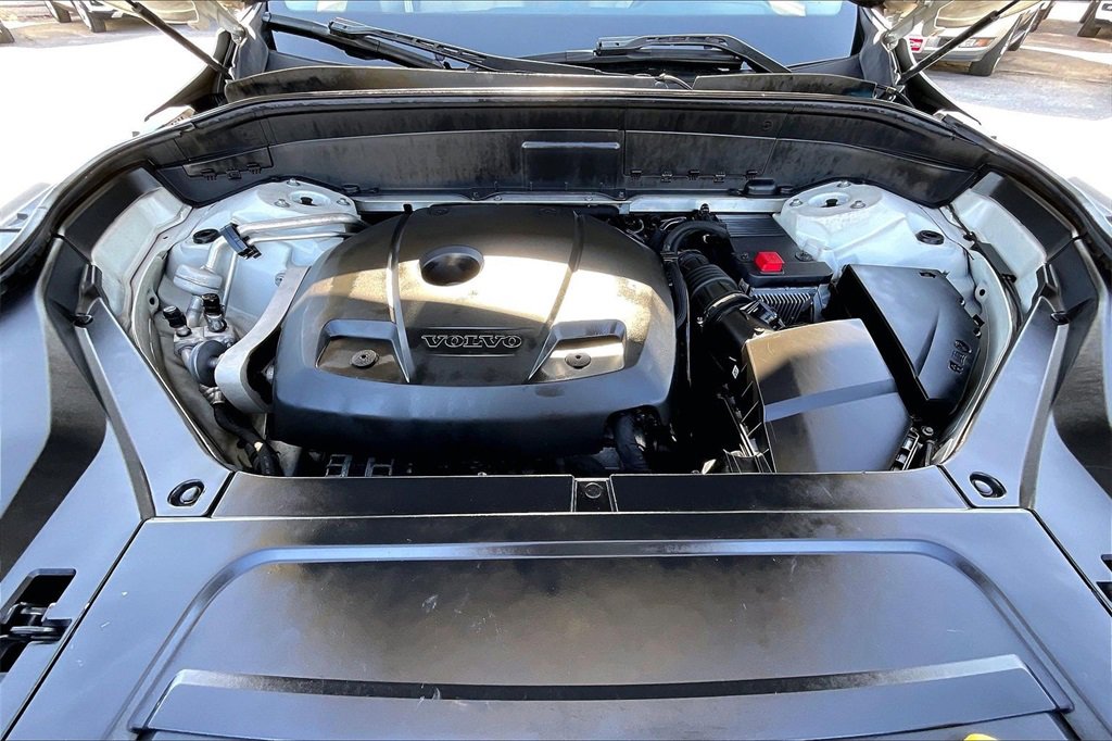 Used 2017 Volvo XC90 T6 Momentum w/ Vision Package image 31