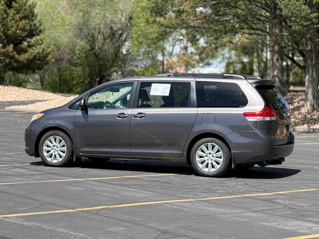 Used 2013 Toyota Sienna XLE AWD/4WD image 7