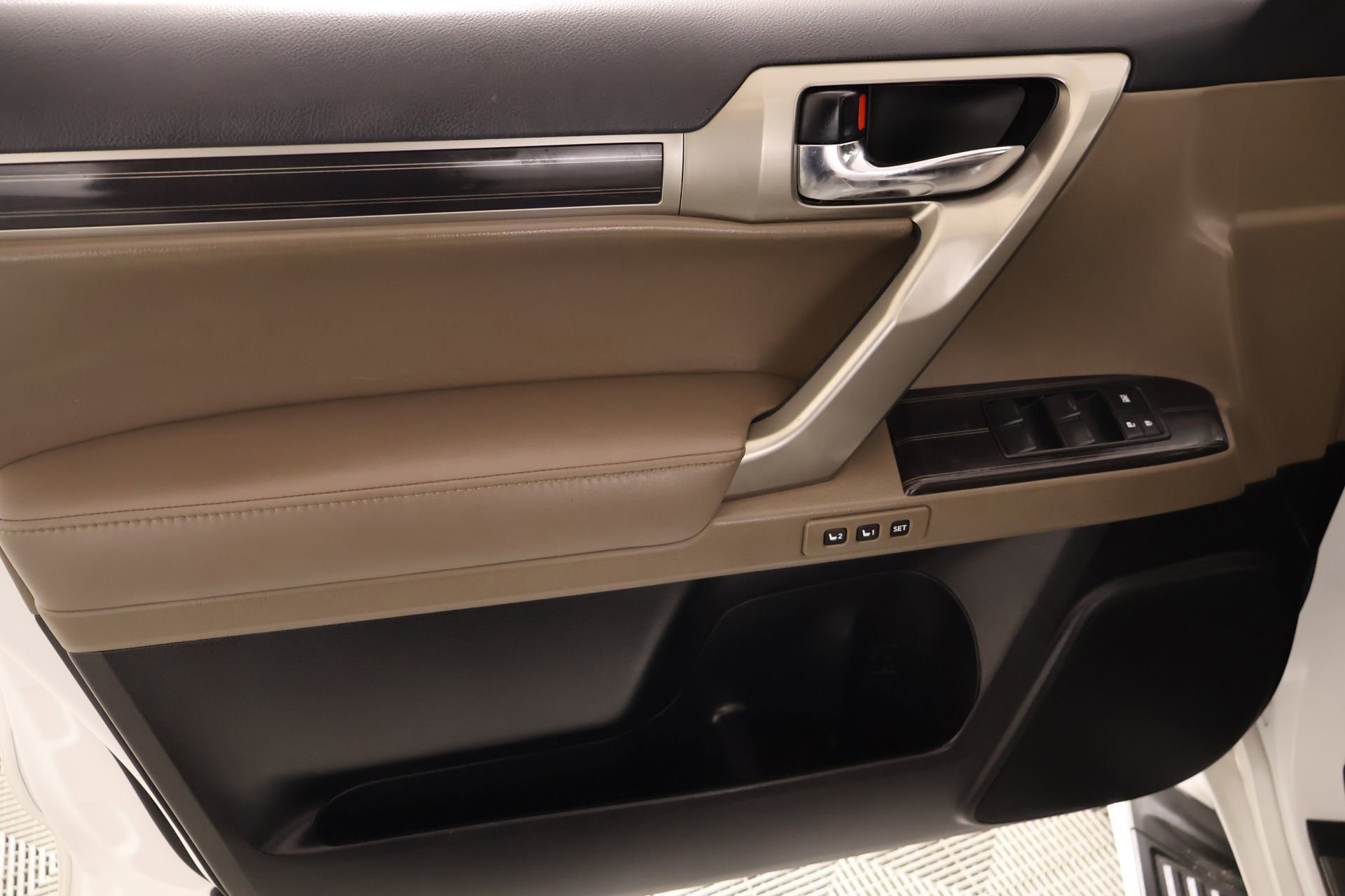 Used 2021 Lexus GX 460 Premium w/ Premium Package image 19