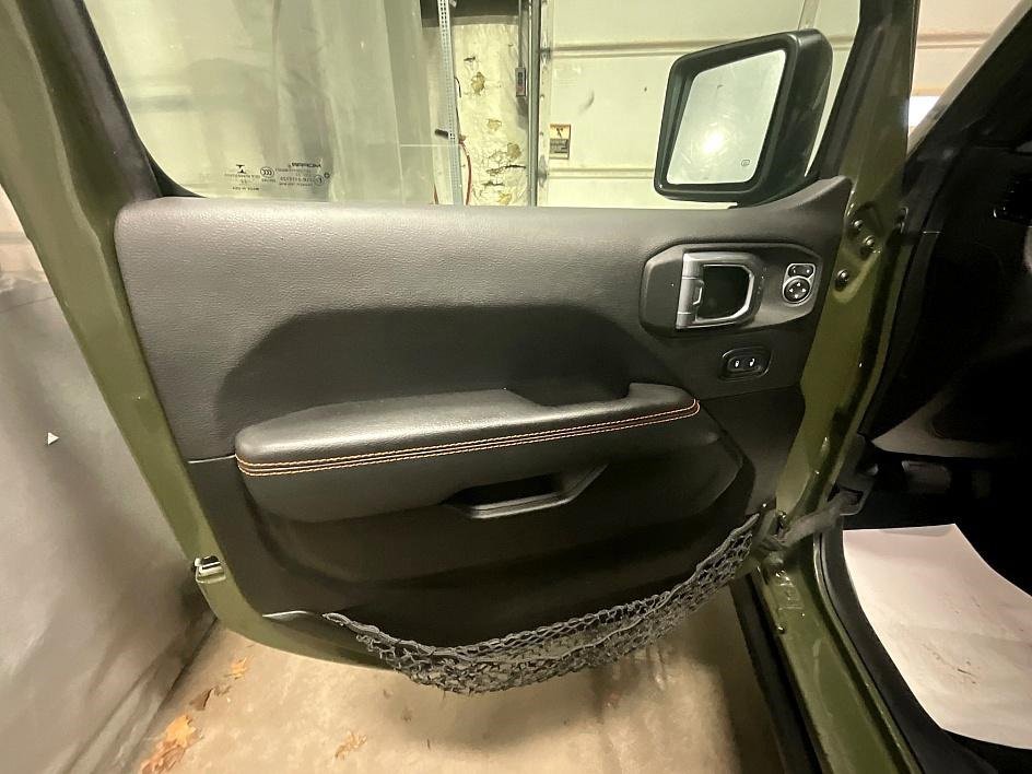 Used 2022 Jeep Gladiator Mojave w/ Cold Weather Group image 12