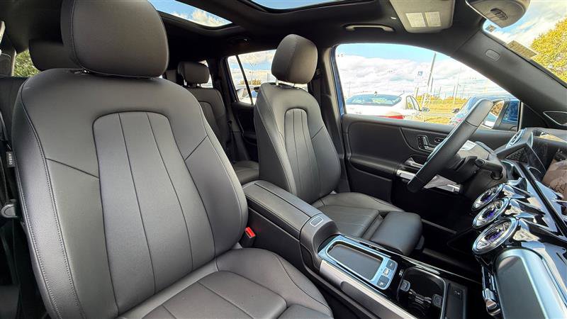 Used 2024 Mercedes-Benz GLB 250 4MATIC image 36