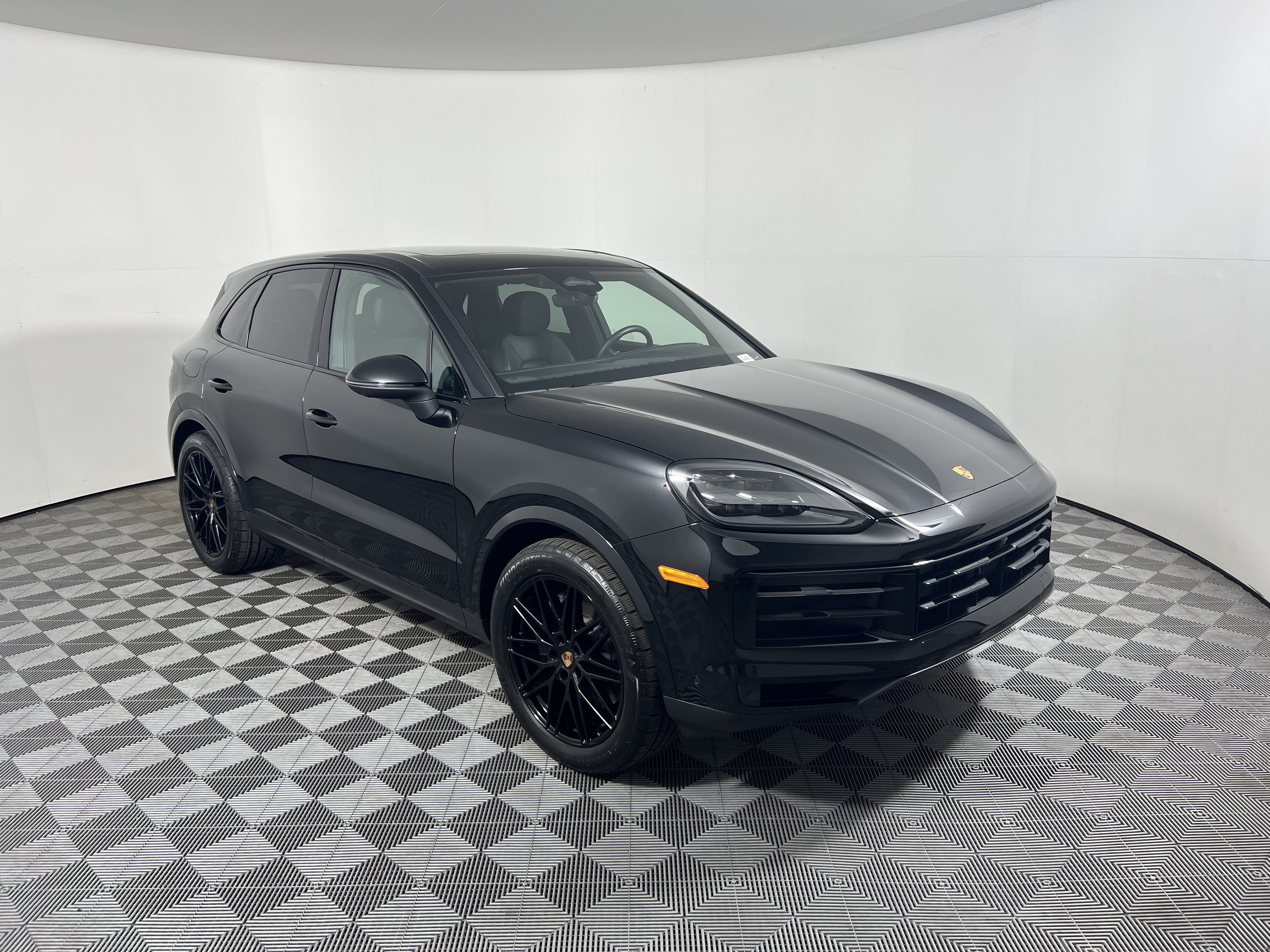 Certified 2026 Porsche Cayenne AWD/4WD image 9