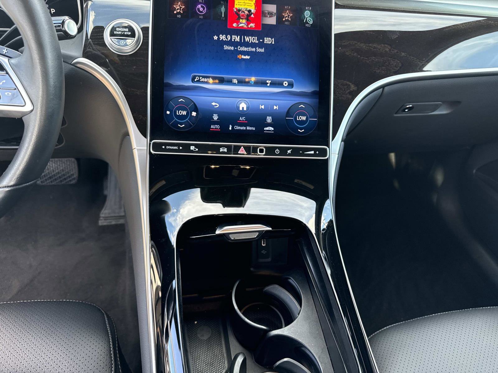 Used 2024 Mercedes-Benz GLC 300 4MATIC image 28