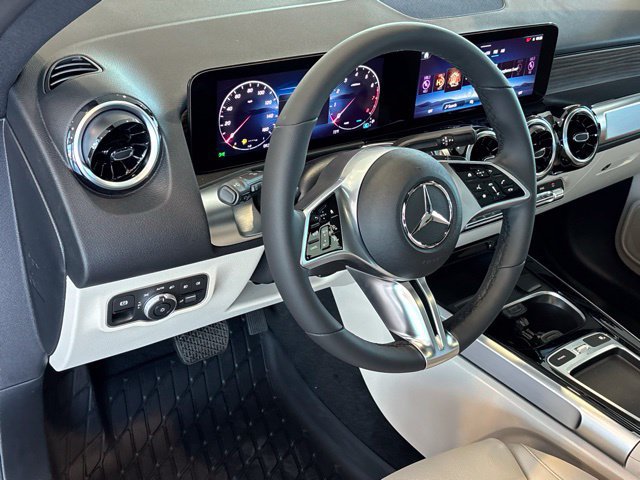 New 2026 Mercedes-Benz GLB 250 4MATIC image 13