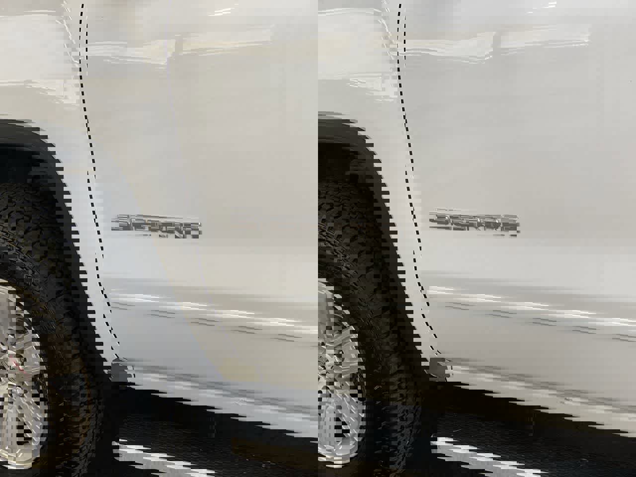 Used 2015 GMC Sierra 1500 SLE w/ SLE Value Package image 10