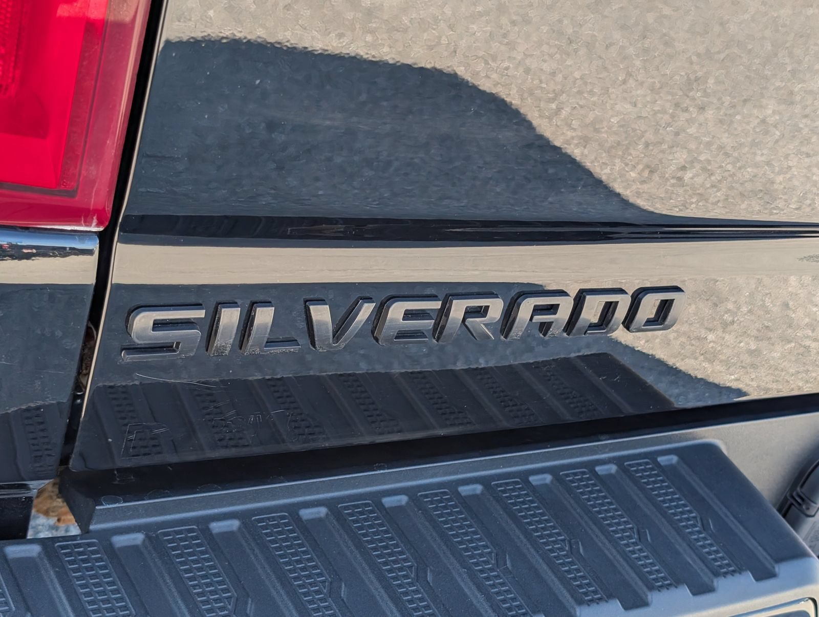 Used 2020 Chevrolet Silverado 1500 Custom w/ Custom Value Package AWD/4WD image 9