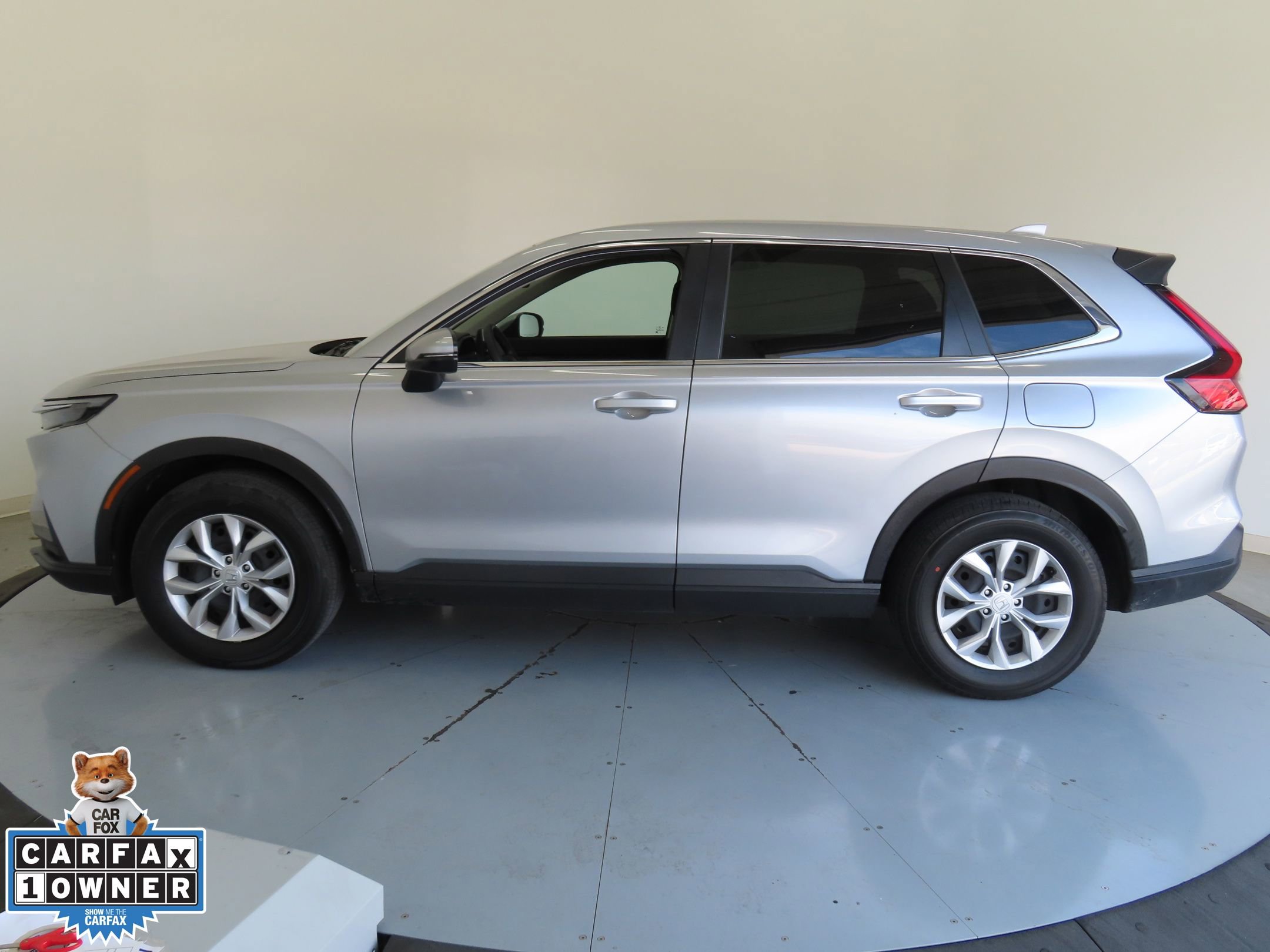 Used 2025 Honda CR-V LX image 8