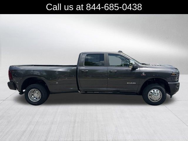 New 2026 RAM 3500 Laramie AWD/4WD image 4