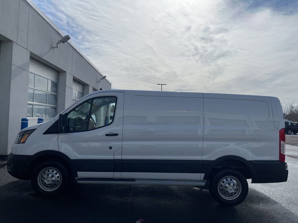 Used 2023 Ford Transit 250 Low Roof AWD w/ Exterior Upgrade Package image 4