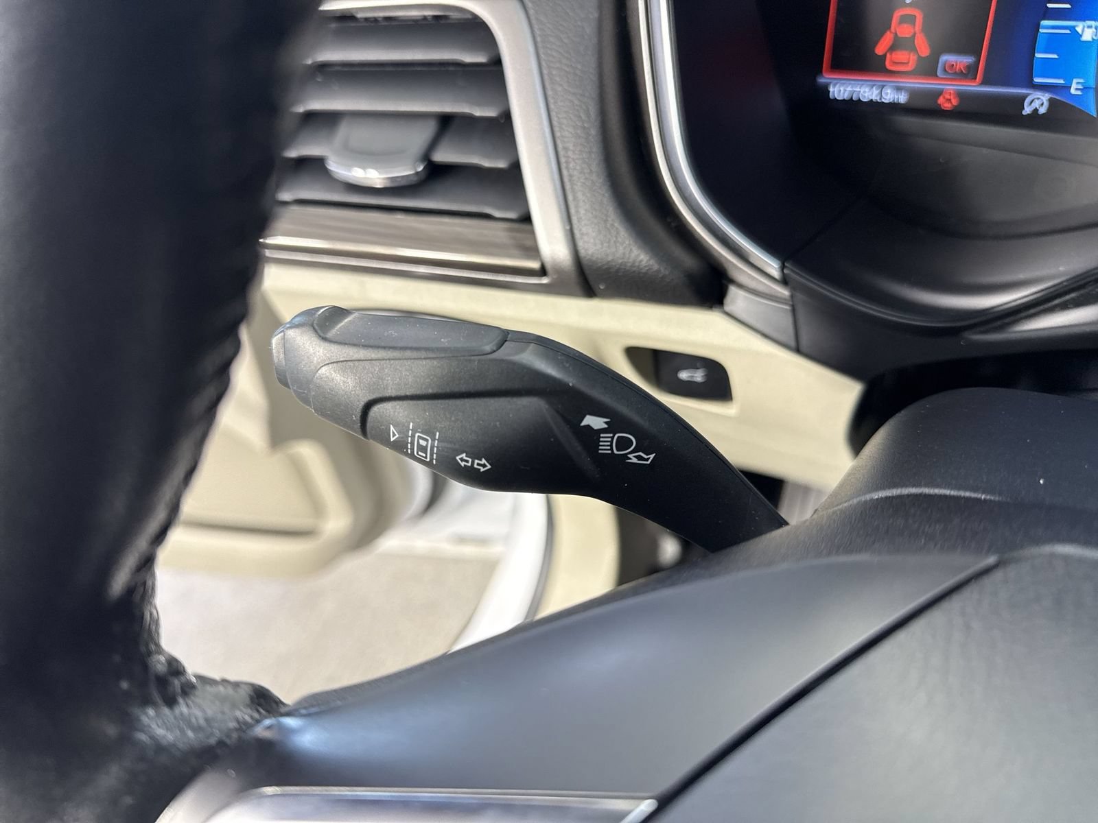 Used 2020 Ford Fusion SEL FWD image 15