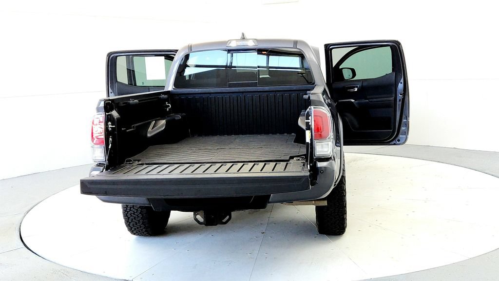 Used 2021 Toyota Tacoma TRD Off-Road w/ Technology Package AWD/4WD image 11