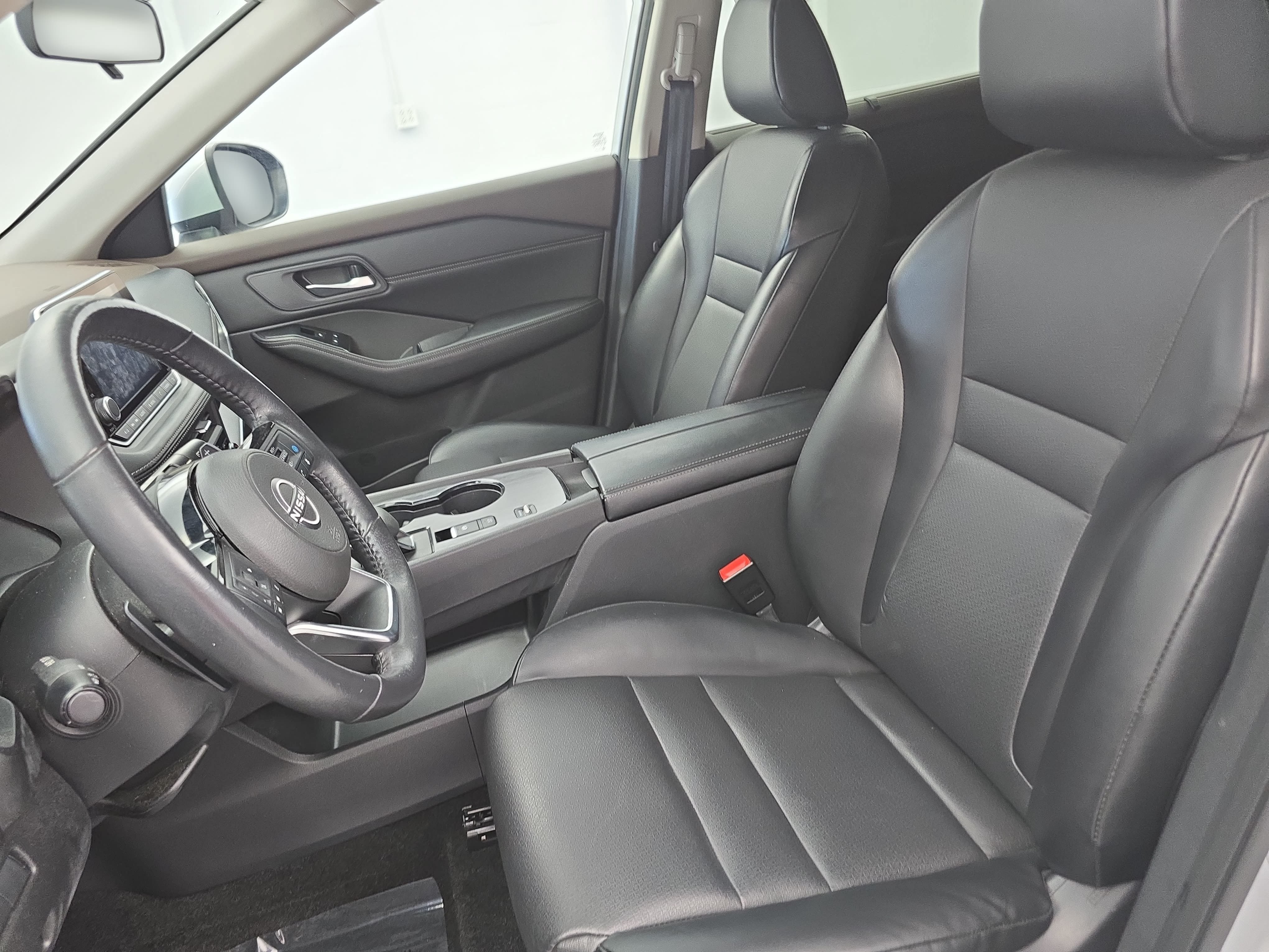 Certified 2023 Nissan Rogue SV w/ SV Premium B Package FWD image 15