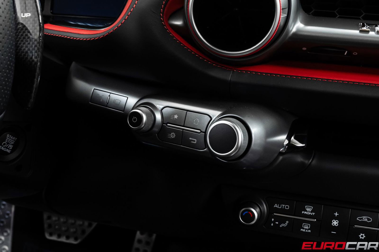 Used 2020 Ferrari 812 Superfast RWD image 30