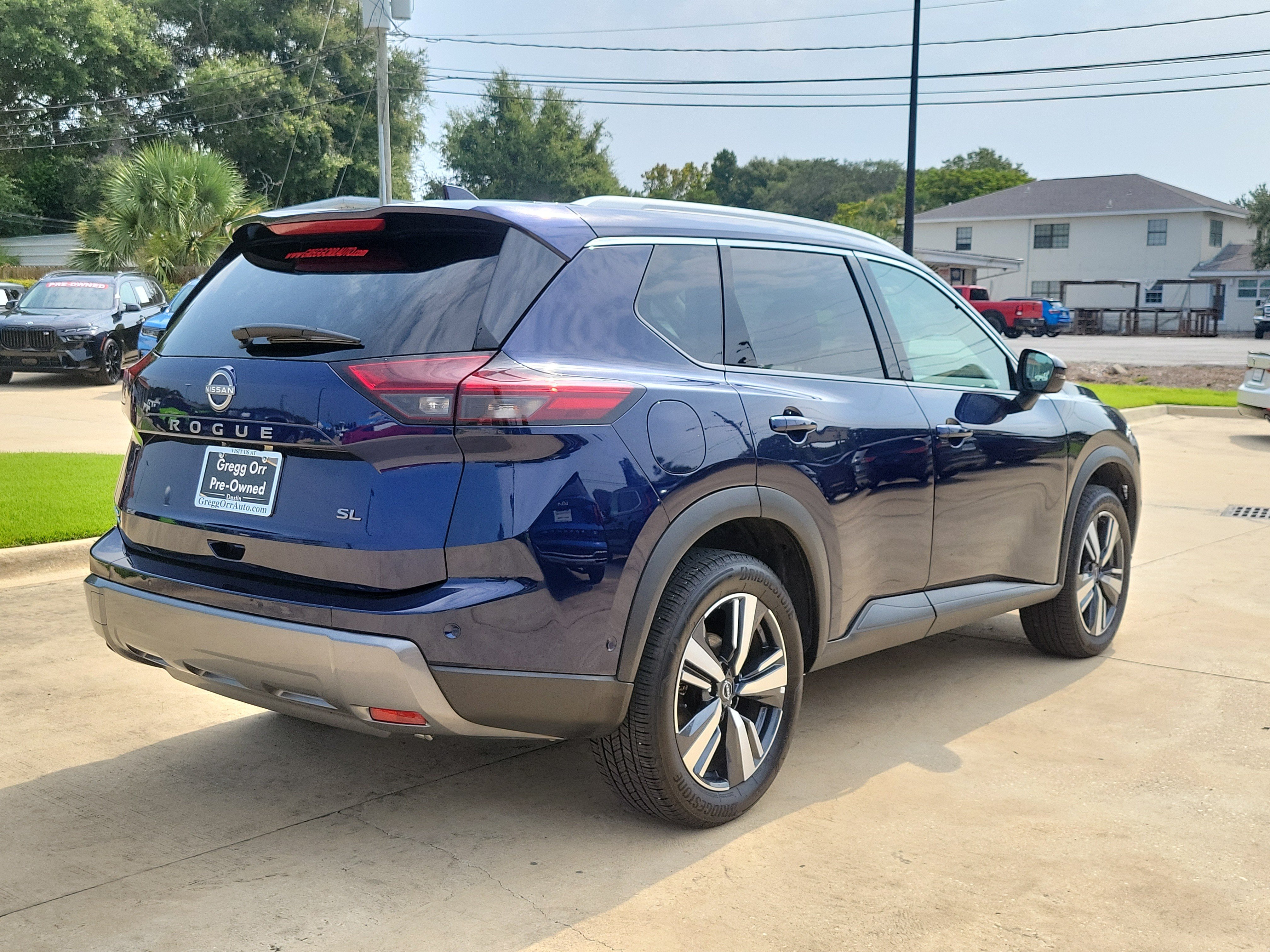 Used 2026 Nissan Rogue SL FWD image 5