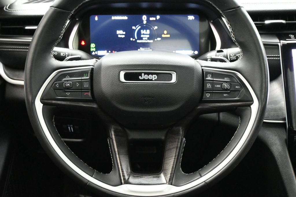Used 2023 Jeep Grand Cherokee L Limited RWD image 6