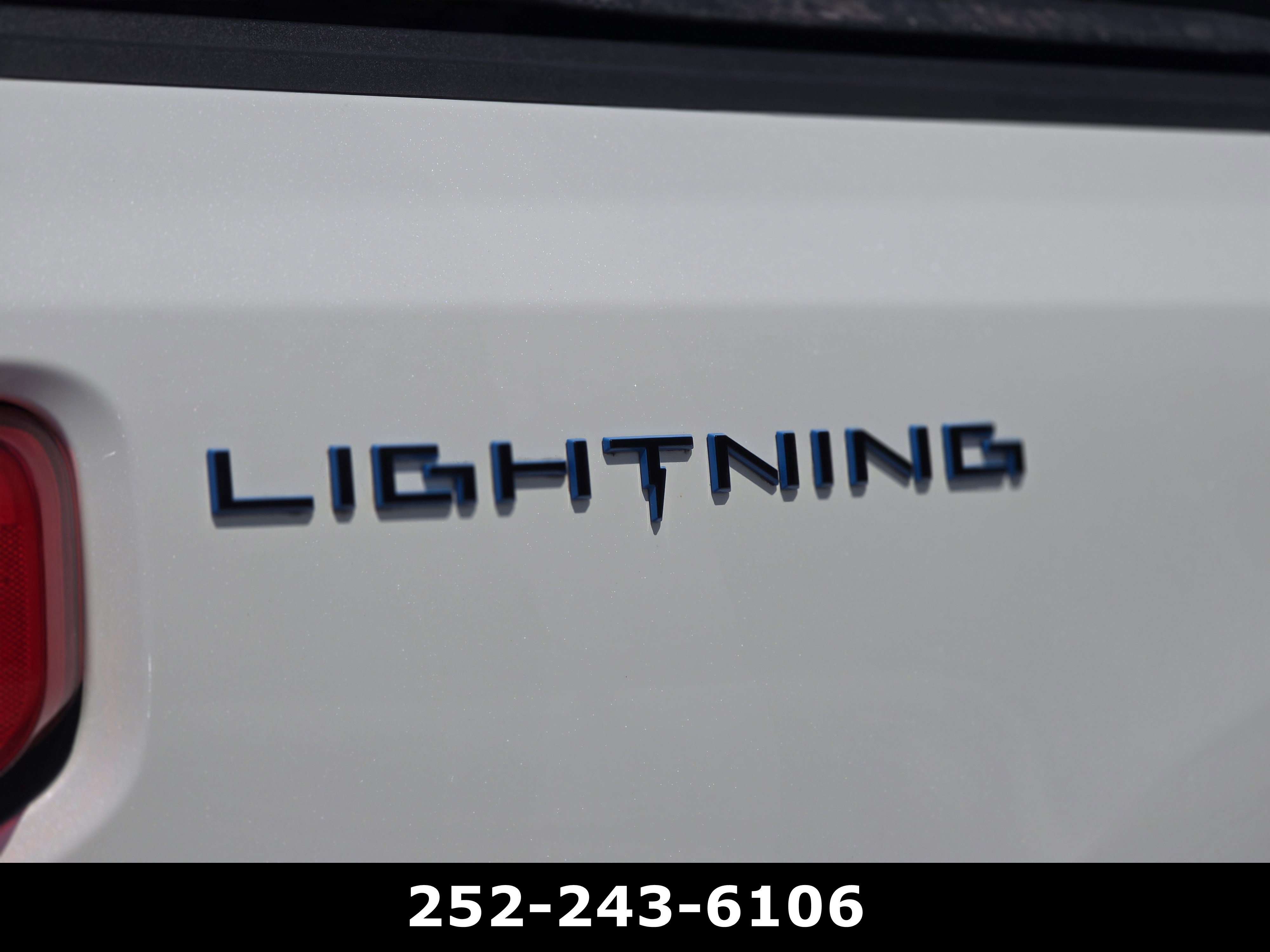 Used 2022 Ford F150 Lightning Platinum AWD/4WD image 53