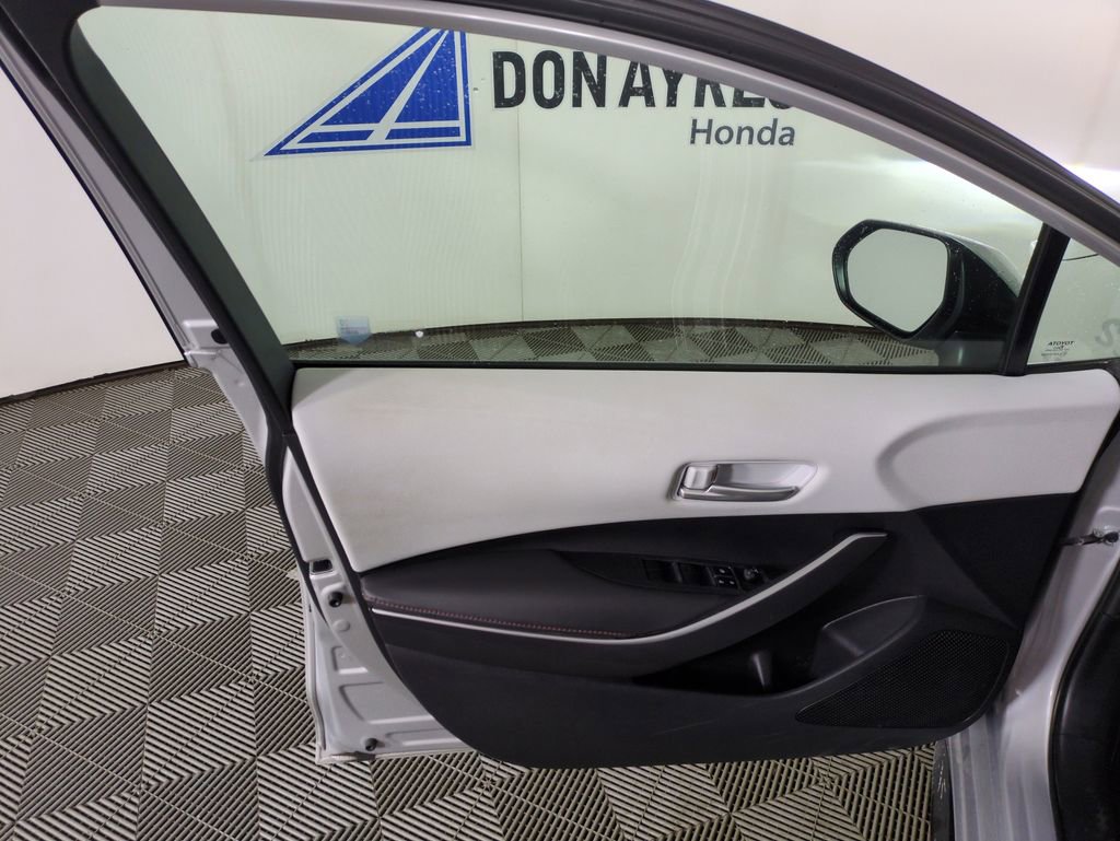 Used 2024 Toyota Corolla SE image 12