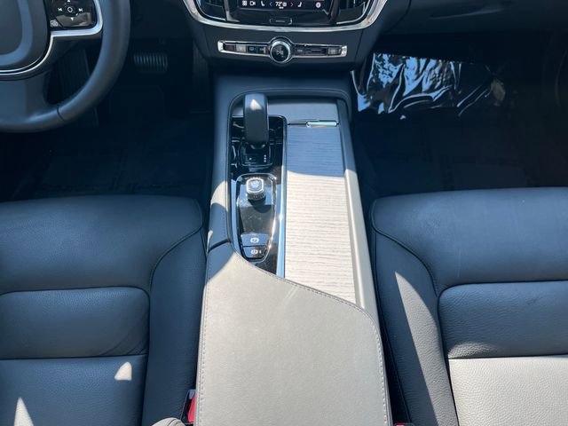 Used 2024 Volvo V90 B6 Cross Country Plus image 23