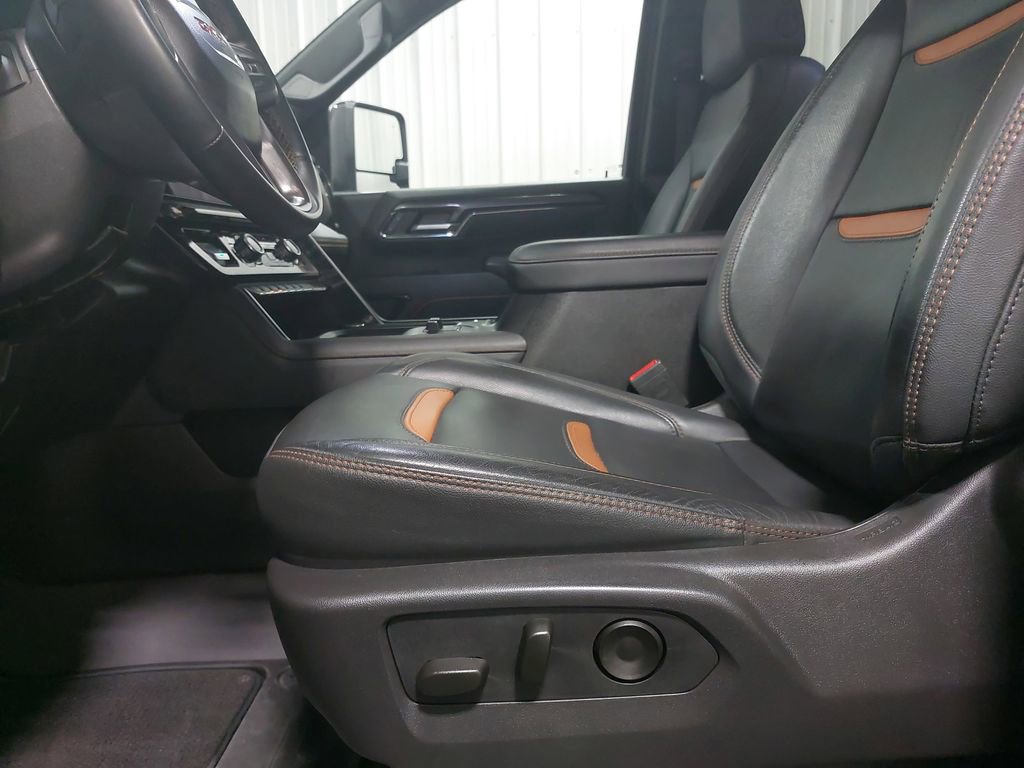 Used 2024 GMC Sierra 3500 AT4 w/ AT4 Premium Plus Package image 31