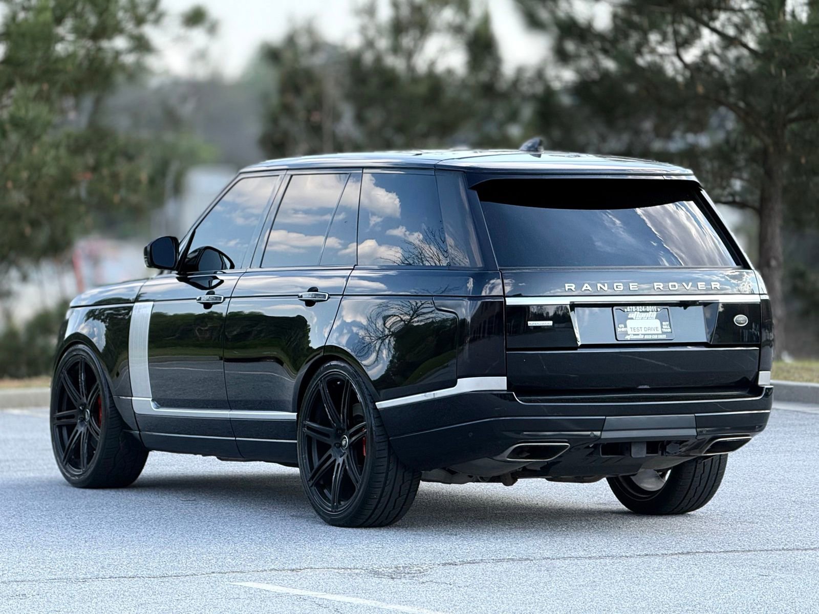 Used 2018 Land Rover Range Rover Supercharged image 10