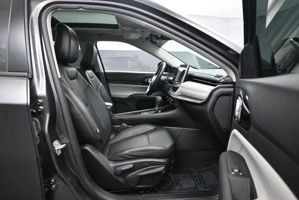 Used 2022 Jeep Compass Limited w/ Sun and Sound Group AWD/4WD image 30