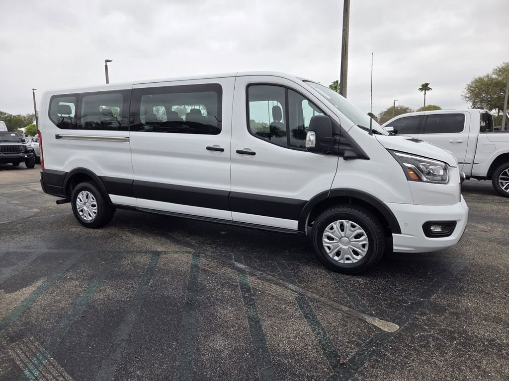 Used 2023 Ford Transit 350 XLT image 4